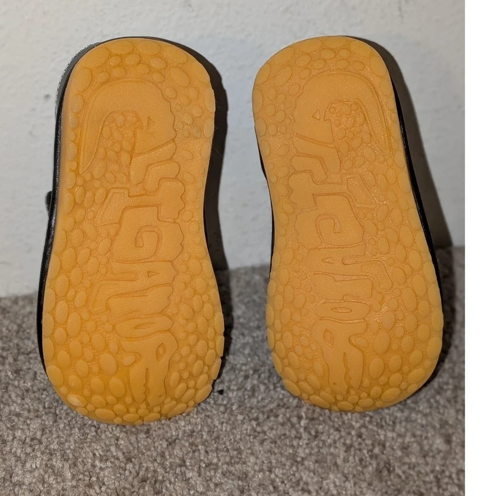 Little Mae's Boutique Toddler Squeaky Shoes Black Grey First Walkers Size 6